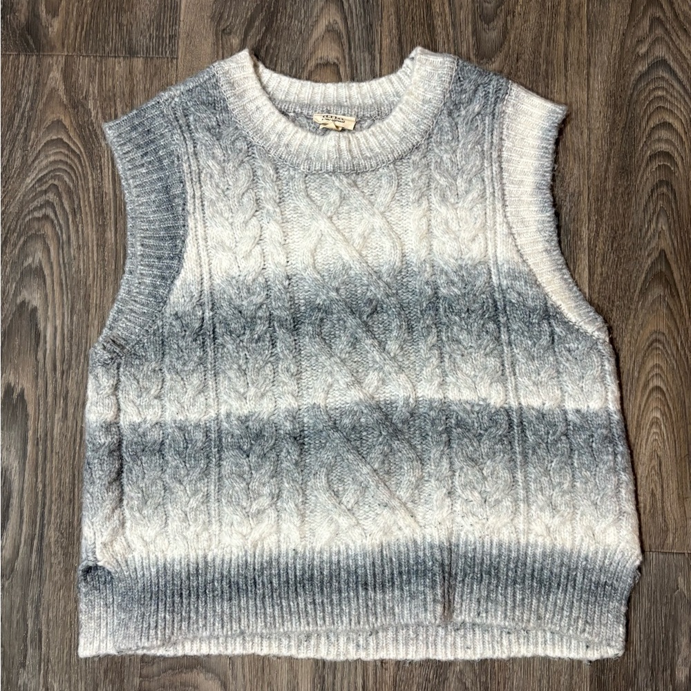a.n.a Gray Ombre Cable Knit Sleeveless Sweater